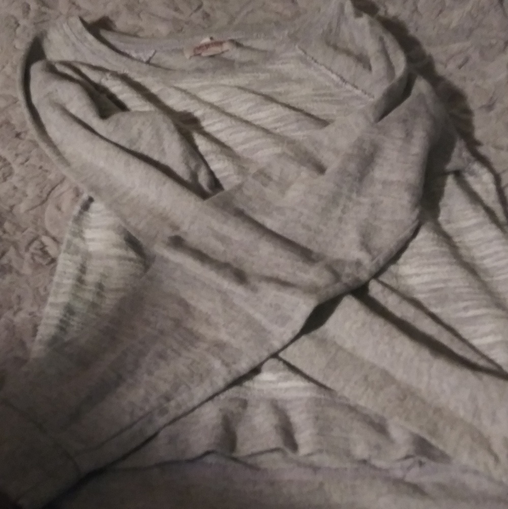 Arizona jeans co long sleeve tee